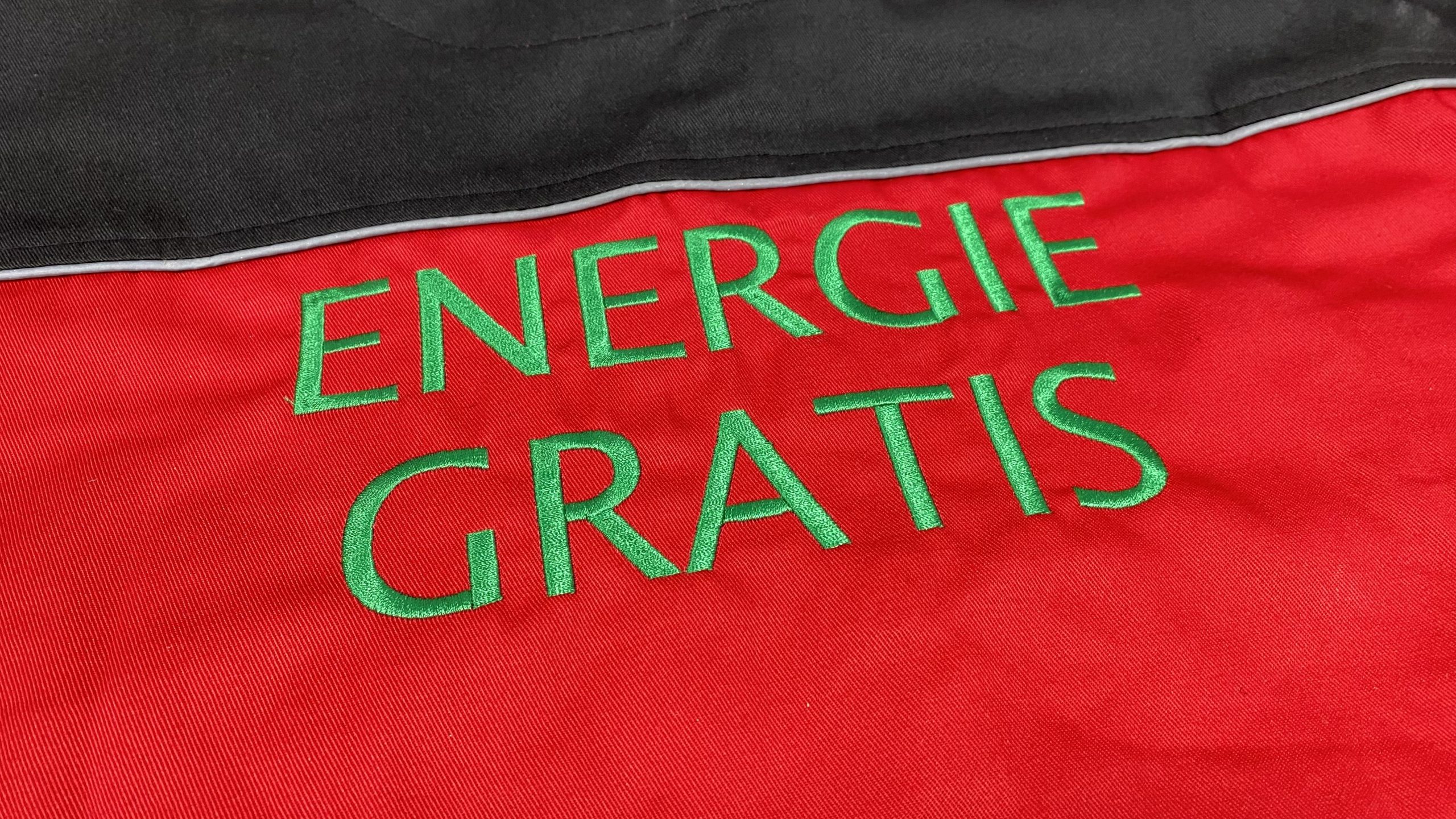 Broderie personalizată pe echipament de lucru
