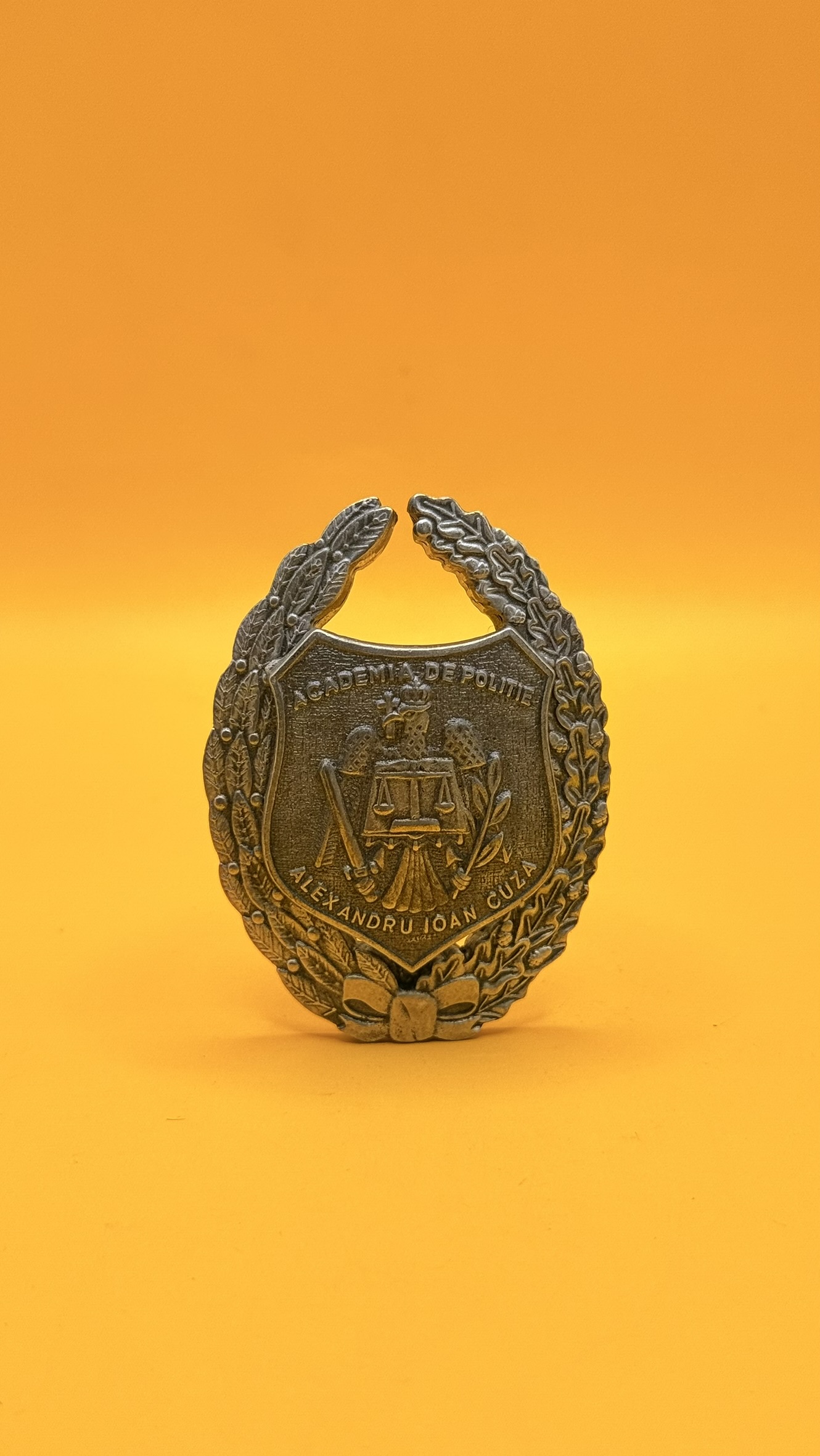 Insignă absolvent Academia de Poliție din metal emailat