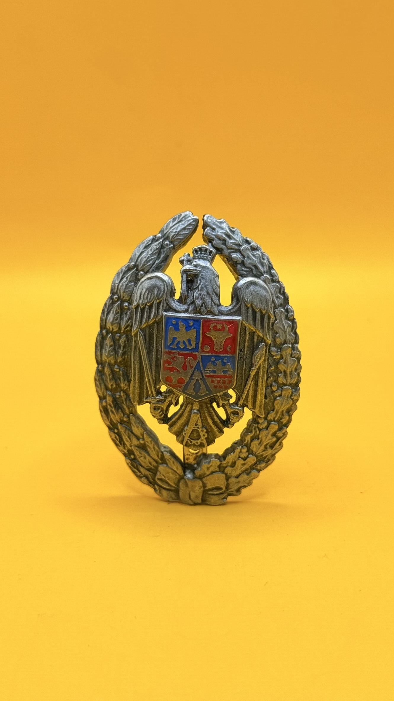 Insignă absolvent Academia Tehnică Militară din metal emailat